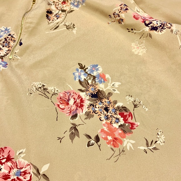 S.R by Sweet Rain Tan Floral 3/4 Sleeve Top - Picture 2 of 6